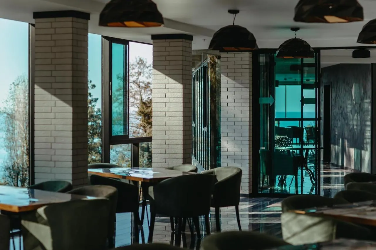 Capo Verde Hotel באטומי